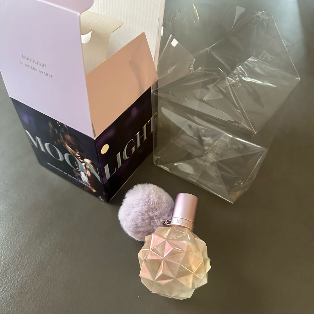 Ariana Grande Moonlight